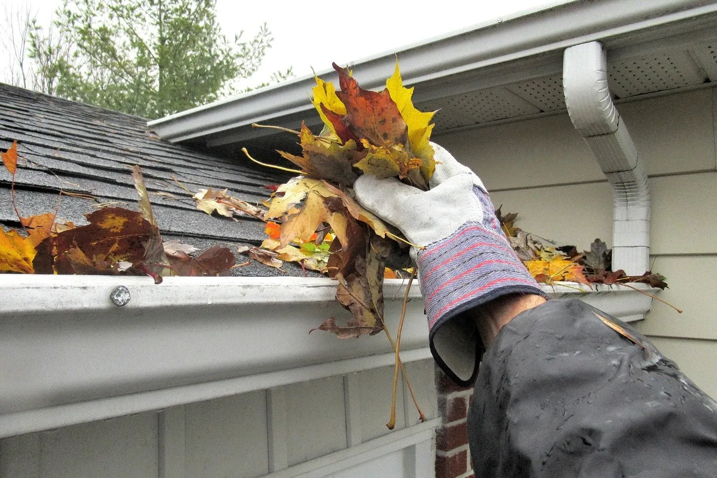 A.J.’s Seamless Gutters professional gutter cleaning